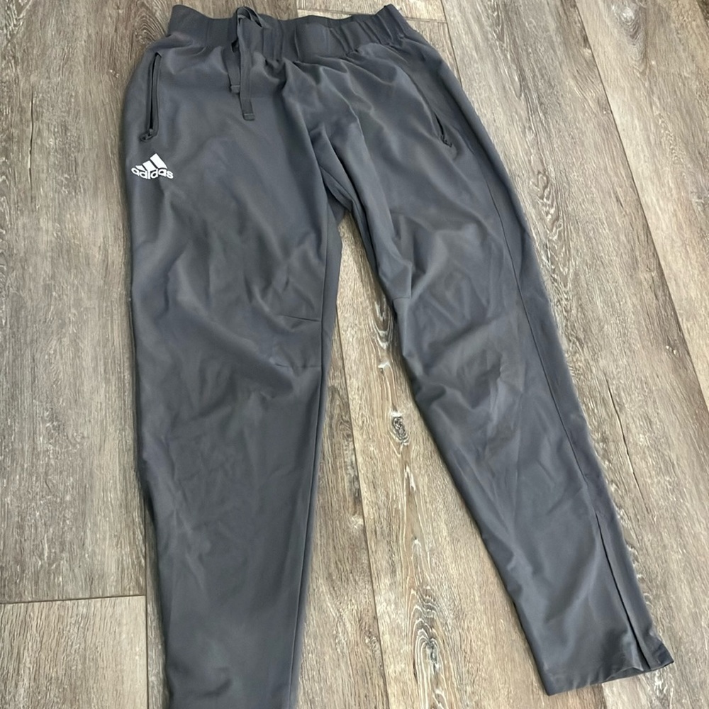 Men’s adidas pants with pockets